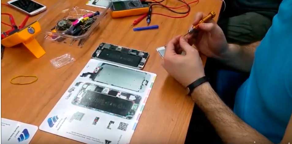 Desmontaje iphone de CEIPRO