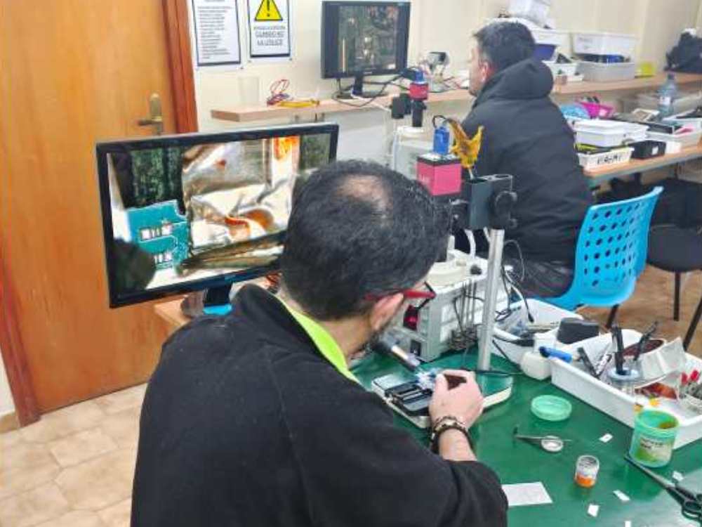 curso de reparacion de telefonos dañados